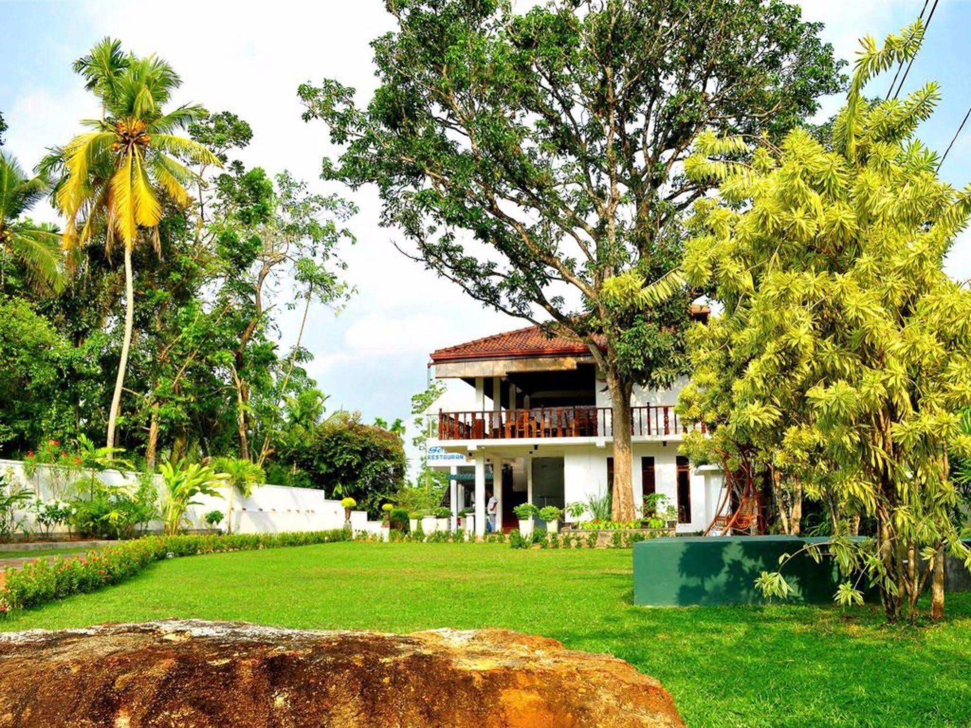 Rockery Villa Ayurveda Bentota Exterior foto